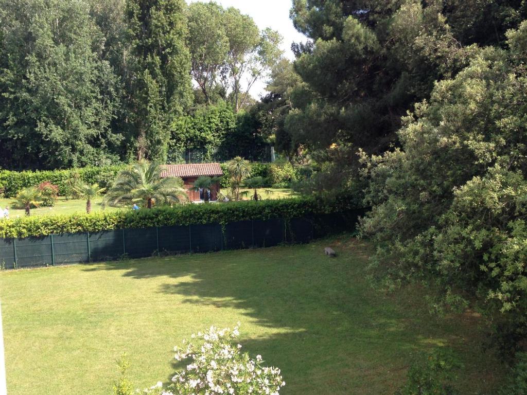 Residence Casa Bianca Marina di Massa Extérieur photo