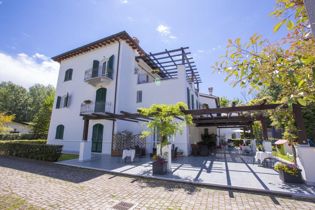 Residence Casa Bianca Marina di Massa Extérieur photo