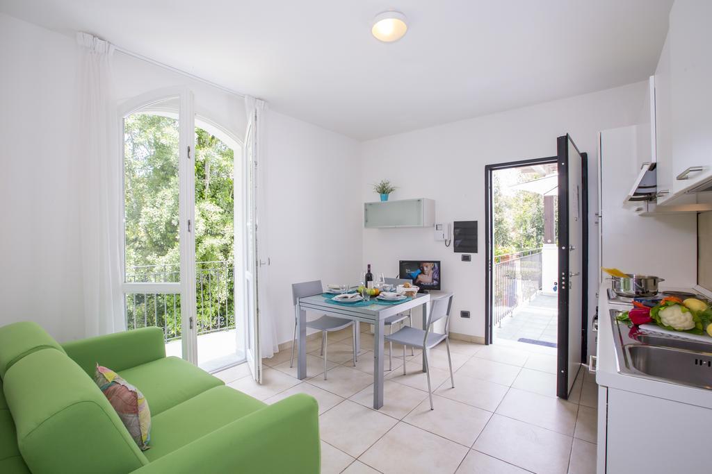 Residence Casa Bianca Marina di Massa Extérieur photo